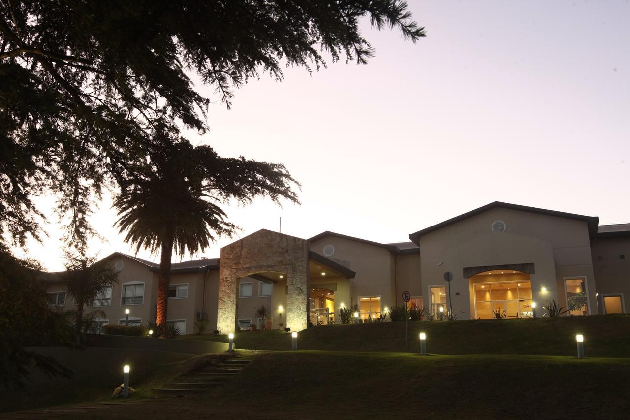 Hotel Howard Johnson Y Casino Río Ceballos